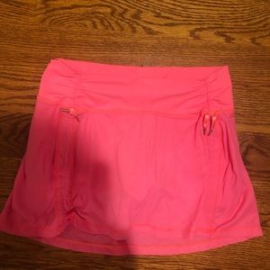 Lululemon size 8 pink skirt with short liner